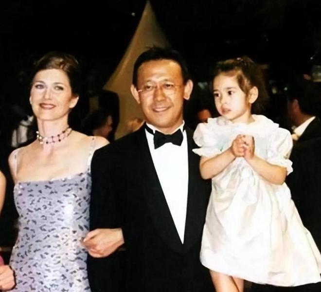 姜文31岁女儿婚礼现场曝光姜文31岁女儿婚礼现场曝光，星光熠熠，情感流淌
